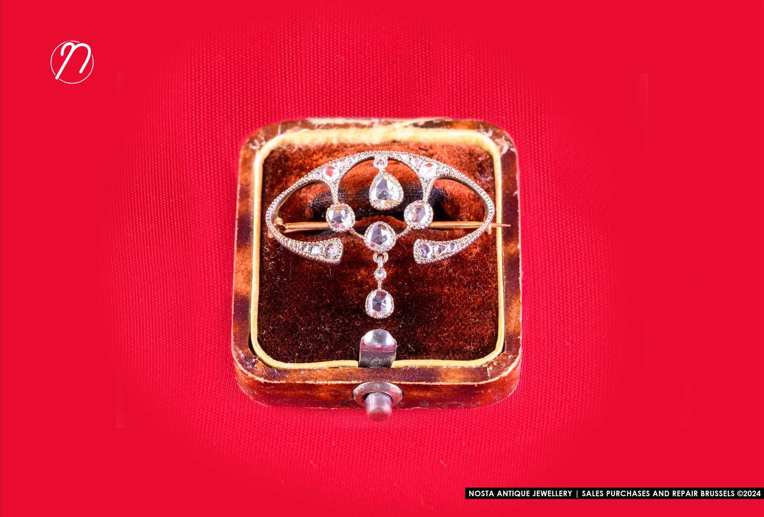 Rare broche "Art Nouveau" en or jaune 18k et platine serti de 20 diamants "taille rose".